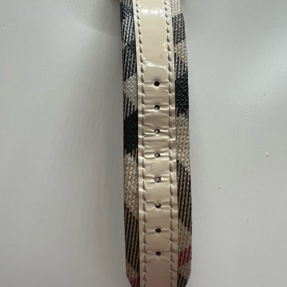 Burberry authentic plaid watch - Picture 3 of 7